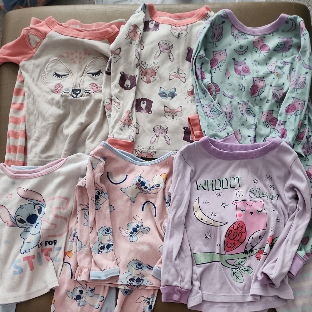 Lot of 7 Long-sleeved Pajama Sets Girls 2T